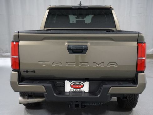 Certified 2025 Toyota Tacoma TRD Off-Road AWD/4WD image 7