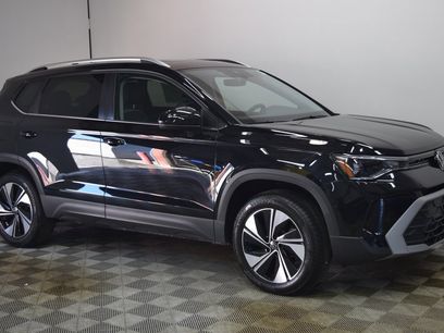 New 2025 Volkswagen Taos SE
