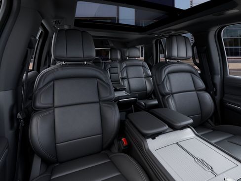 New 2027 Lincoln Navigator Reserve w/ Jet Appearance Package AWD/4WD image 10