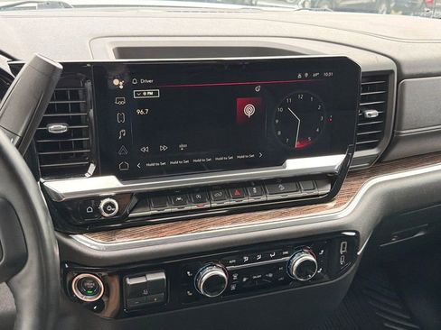 Used 2023 GMC Sierra 1500 SLE image 16