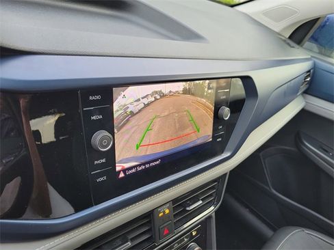 Used 2024 Volkswagen Taos SE image 21