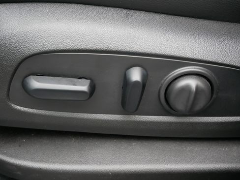 Used 2021 Chevrolet Equinox Premier image 20