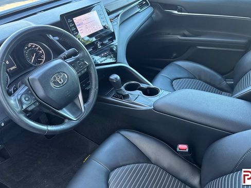 Used 2024 Toyota Camry SE FWD image 11