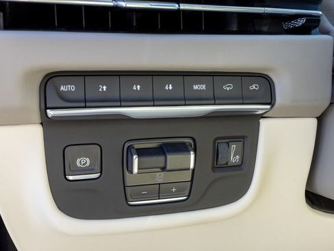 Certified 2025 Cadillac Escalade Sport Platinum w/ LPO, ONYX Package image 45