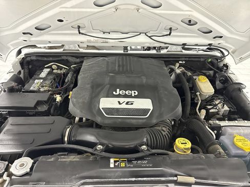 Used 2017 Jeep Wrangler Unlimited Sport AWD/4WD image 31