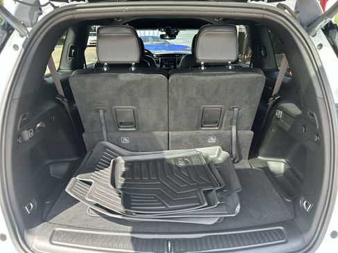Used 2023 Jeep Grand Cherokee L Laredo RWD image 19