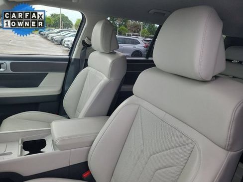 Used 2025 Hyundai Santa Fe SEL FWD image 17