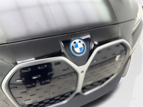 Used 2022 BMW i4 eDrive40 image 25