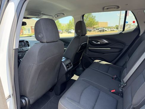 Used 2023 GMC Terrain SLE FWD image 17