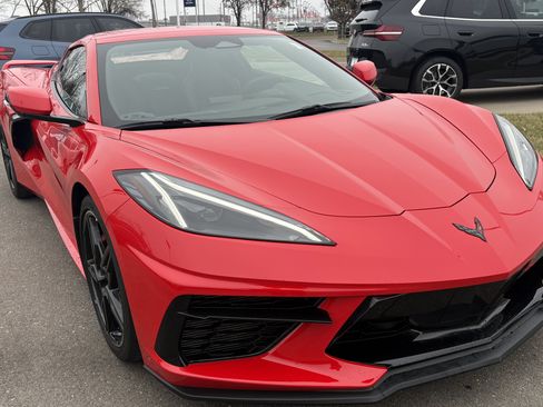 Used 2024 Chevrolet Corvette Stingray Convertible w/ Z51 Performance Package image 2