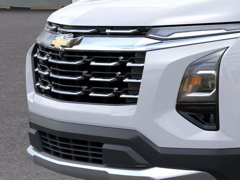 New 2025 Chevrolet Equinox LT w/ Safety and Technology Package image 13
