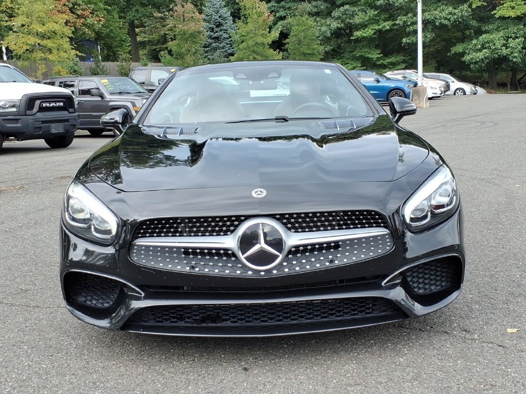 Used 2018 Mercedes-Benz SL 550 image 2