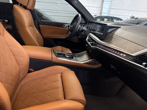 Used 2026 BMW X7 xDrive40i w/ M Sport Package AWD/4WD image 37