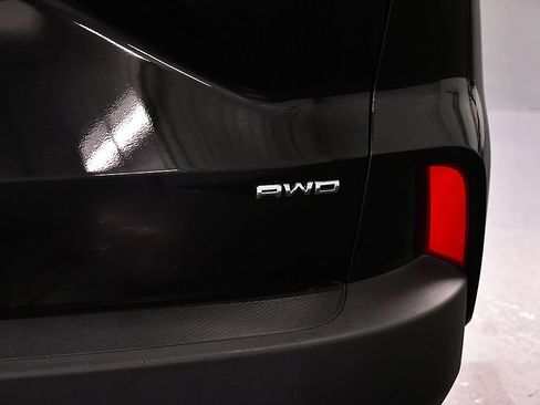 Used 2025 Ford Escape Active AWD/4WD image 12