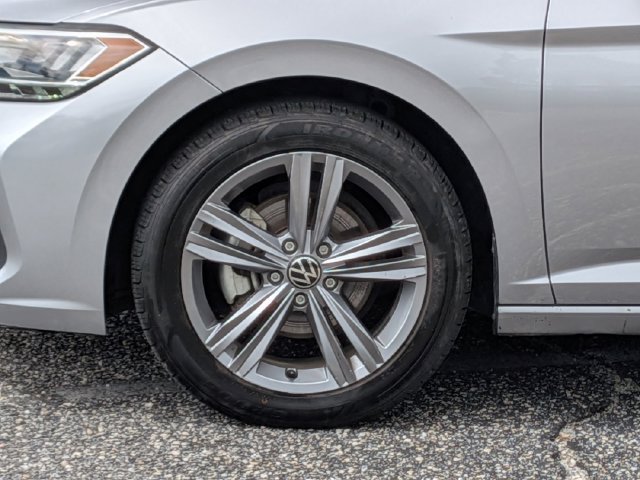 Used 2024 Volkswagen Jetta SE FWD image 11