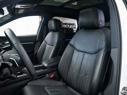 Used 2023 Audi e-tron S Premium Plus image 19