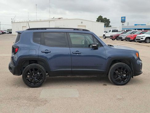 Used 2023 Jeep Renegade Altitude w/ Sun/Sound Group AWD/4WD image 9