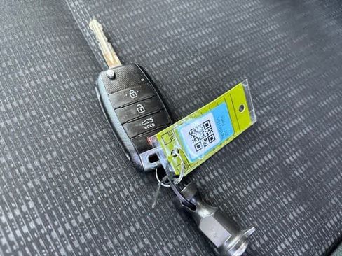 Used 2017 Honda Fit LX image 25