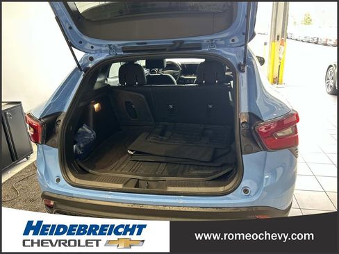 Used 2024 Chevrolet Trax RS w/ Sunroof Package image 15