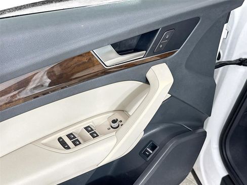 Used 2020 Audi Q5 2.0T Premium image 19