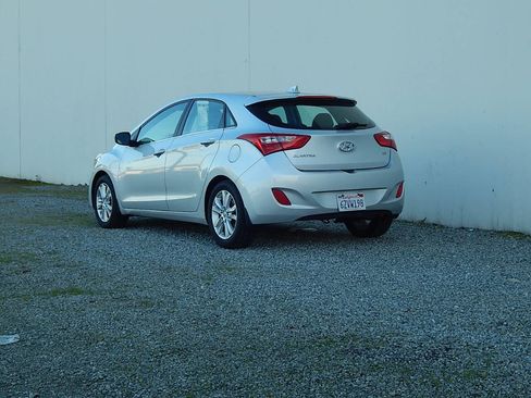 Used 2013 Hyundai Elantra GT image 3