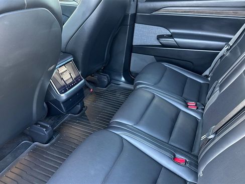 Used 2023 Tesla Model X Standard Range image 11