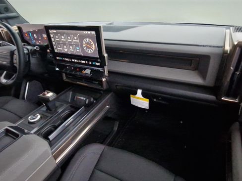 New 2025 GMC Hummer EV 2X w/ LPO, Dark Essentials Package image 31