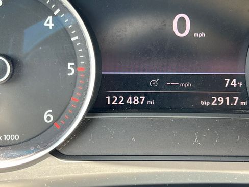 Used 2012 Volkswagen Touareg TDI AWD/4WD image 18