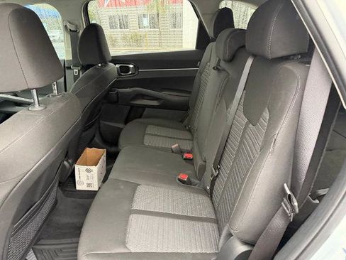 Used 2026 Kia Sorento LX FWD image 17
