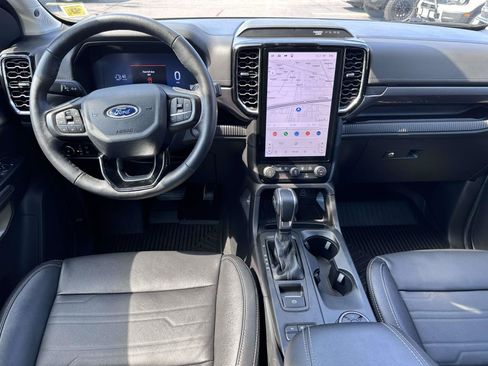 Used 2025 Ford Ranger Lariat w/ FX4 Off-Road Package AWD/4WD image 17