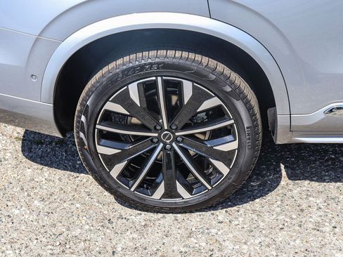 Used 2025 Volvo XC90 B6 Plus w/ Protection Package Premier AWD/4WD image 10