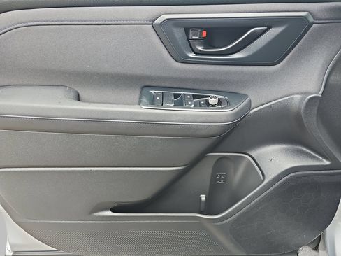 Certified 2025 Subaru Forester Premium AWD/4WD image 31