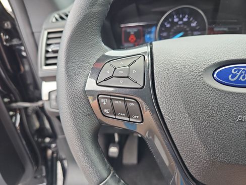 Used 2019 Ford Explorer XLT w/ Equipment Group 202A FWD image 19