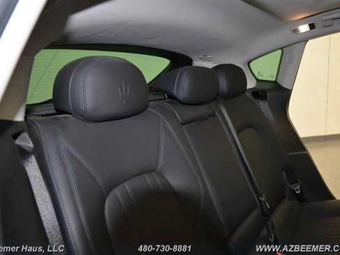 Used 2021 Maserati Levante image 22