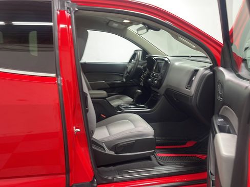 Used 2020 Chevrolet Colorado W/T w/ WT Convenience Package RWD image 20