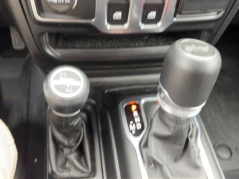 Used 2021 Jeep Wrangler Sport AWD/4WD image 12