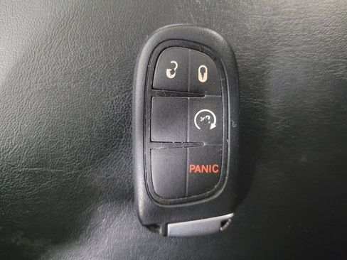 Used 2021 Jeep Cherokee Altitude image 32