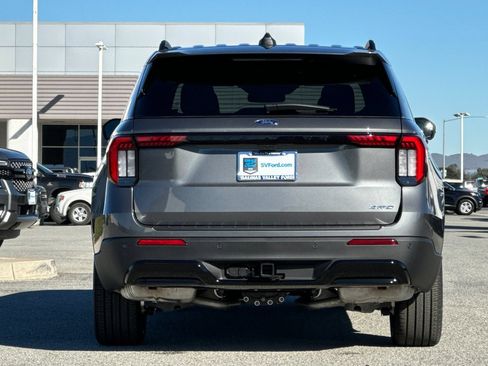 New 2026 Ford Explorer ST-Line w/ ST-Line Street Pack AWD/4WD image 5