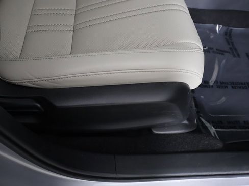 Used 2025 Honda HR-V EX-L image 32