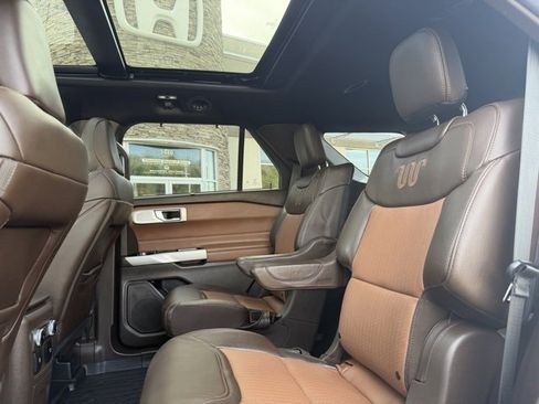 Used 2023 Ford Explorer King Ranch w/ Technology Package image 40
