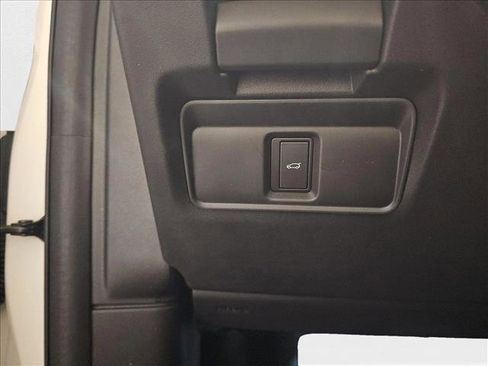 New 2025 Land Rover Discovery Sport S image 23