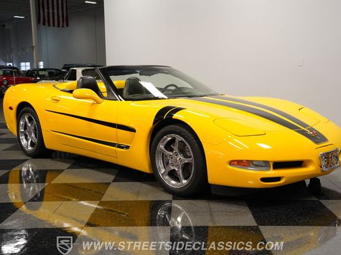 Used 2000 Chevrolet Corvette Convertible w/ Memory Pkg image 17