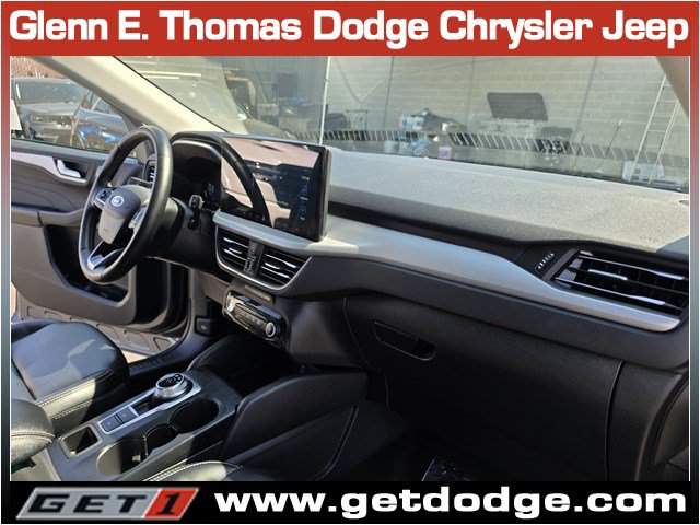 Used 2025 Ford Escape Platinum AWD/4WD image 32