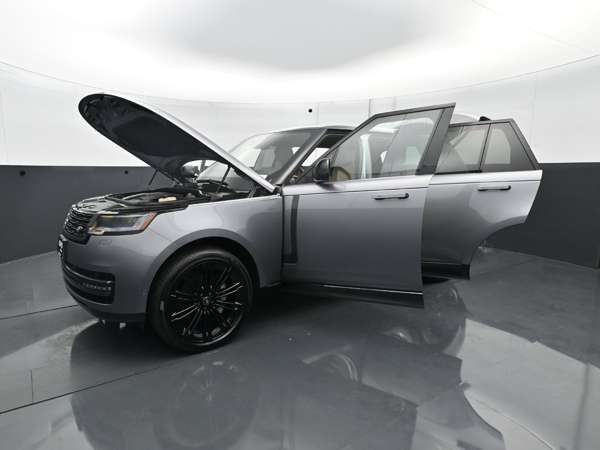 Used 2025 Land Rover Range Rover Long Wheelbase SE AWD/4WD image 30