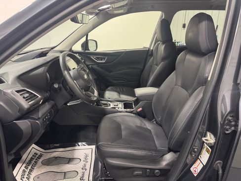 Used 2019 Subaru Forester Touring image 4