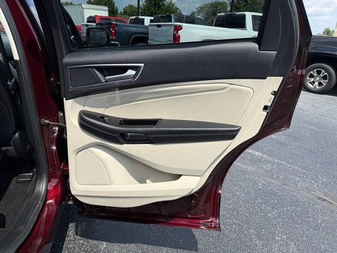 Used 2019 Ford Edge Titanium w/ Equipment Group 301A AWD/4WD image 24