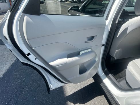 Used 2024 Hyundai Kona SEL FWD image 20