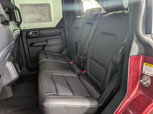 New 2025 Ford Bronco Badlands image 12