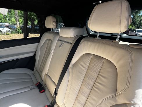 Used 2021 BMW X7 M50i AWD/4WD image 33