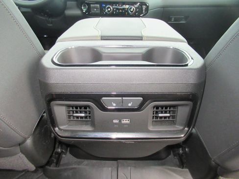 Used 2025 Chevrolet Silverado 2500 ZR2 w/ Technology Package AWD/4WD image 38